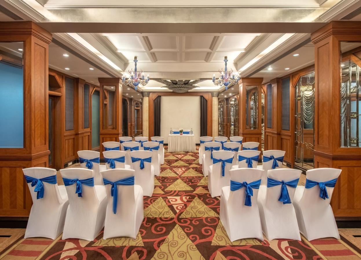 Sarovar Portico Kalupur アーメダバード エクステリア 写真